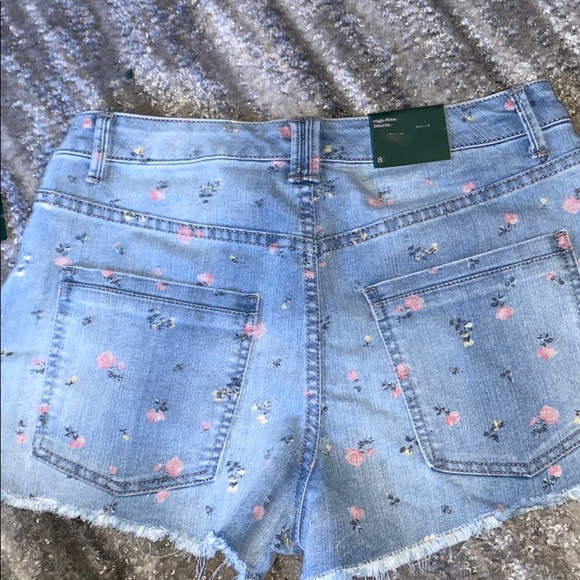 jean shorts - Picture 2 of 2